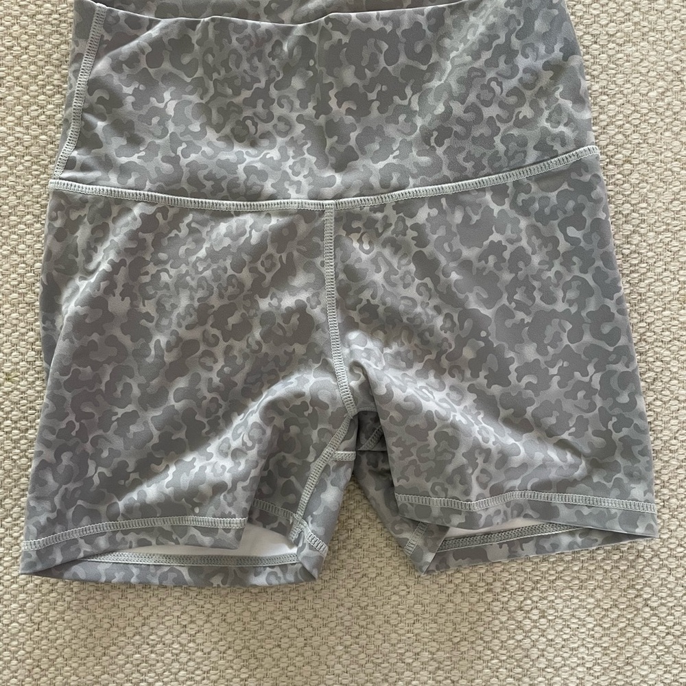 ECHT Women's Gray Patterned Bike Shorts